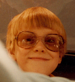 early glasses face